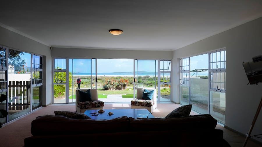 4 Bedroom Property for Sale in Middedorp Western Cape